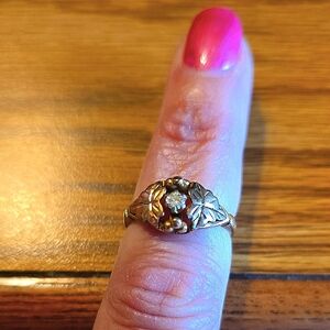 Elegant Gold Leaf Ring with Diamond Accent